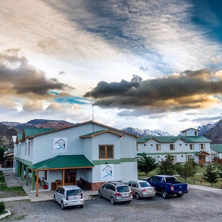 Hostel Pioneros Del Valle El Chalten Exterior photo